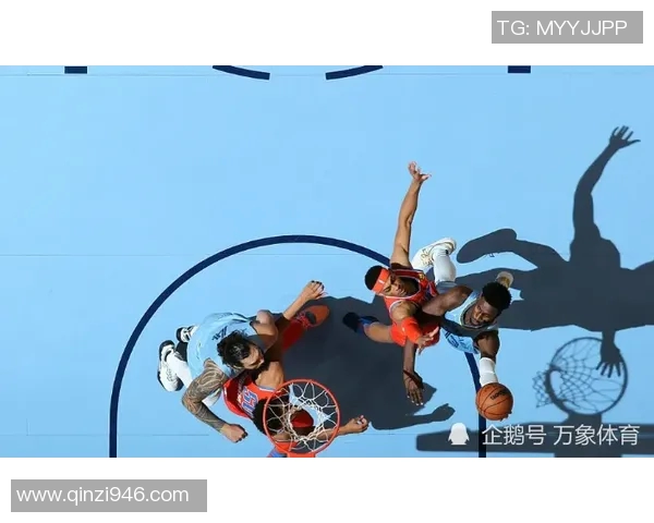 雷霆与鹈鹕激战正酣2月15日精彩对决引发球迷热议